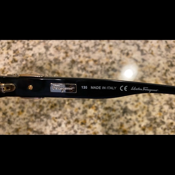 Salvatore Ferragamo sunglasses - Picture 4 of 5